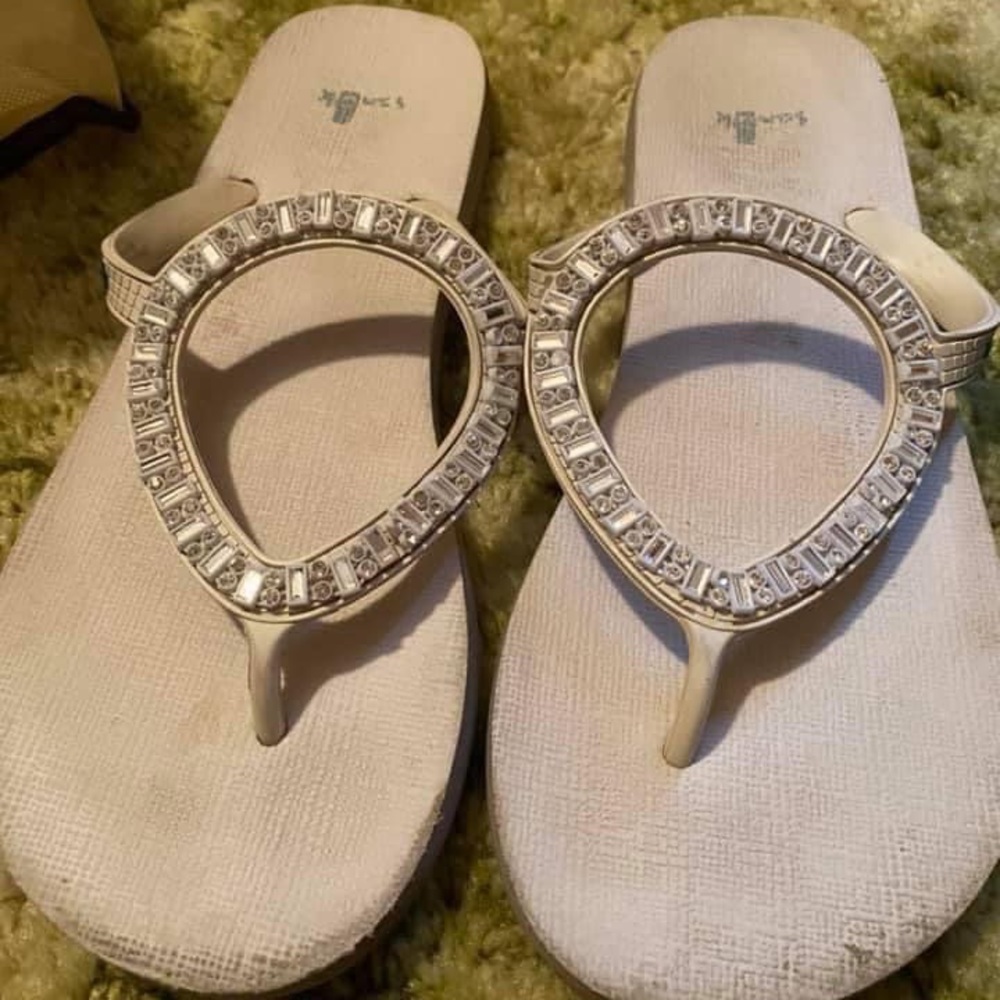 Sanuk flip flops
